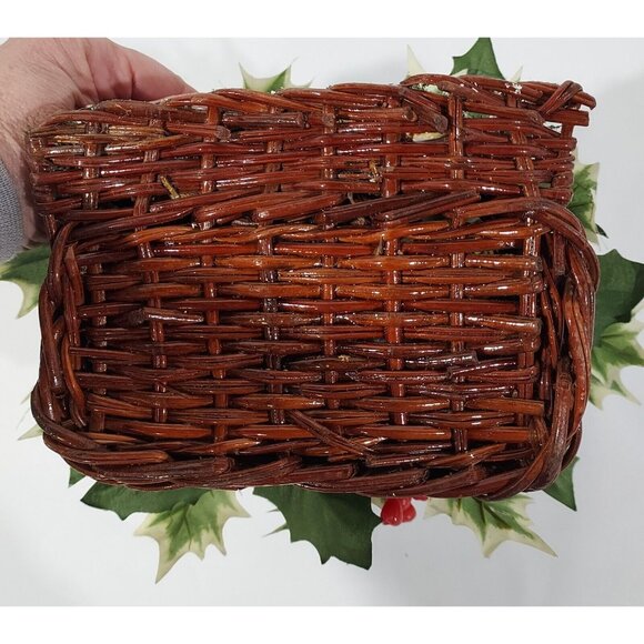 Kitch Wood Basket Cabin Decorative Winter Christmas Scene 6"x 4" x 8" tall - Picture 12 of 12